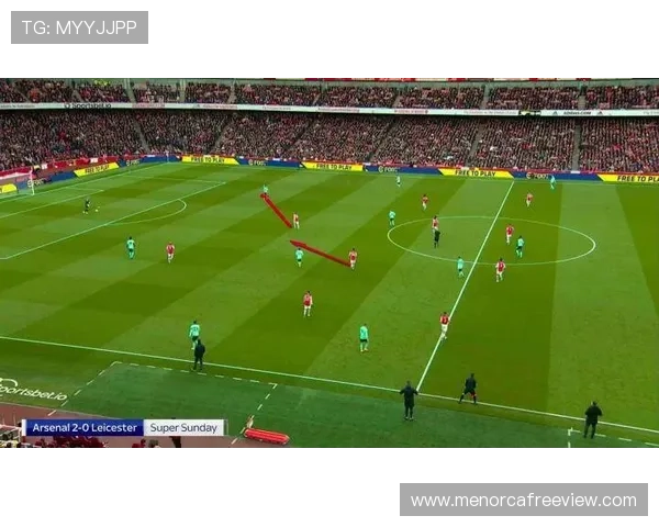 厄德高无球跑动与前插进攻解析