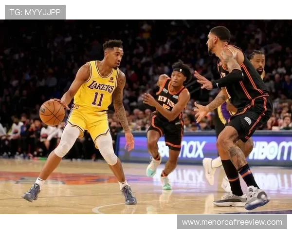 拉贾·朗多精准无球跑位提升湖人关键组织效率